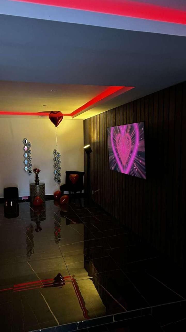 Love Rooum Hotel Marseille Ngoại thất bức ảnh